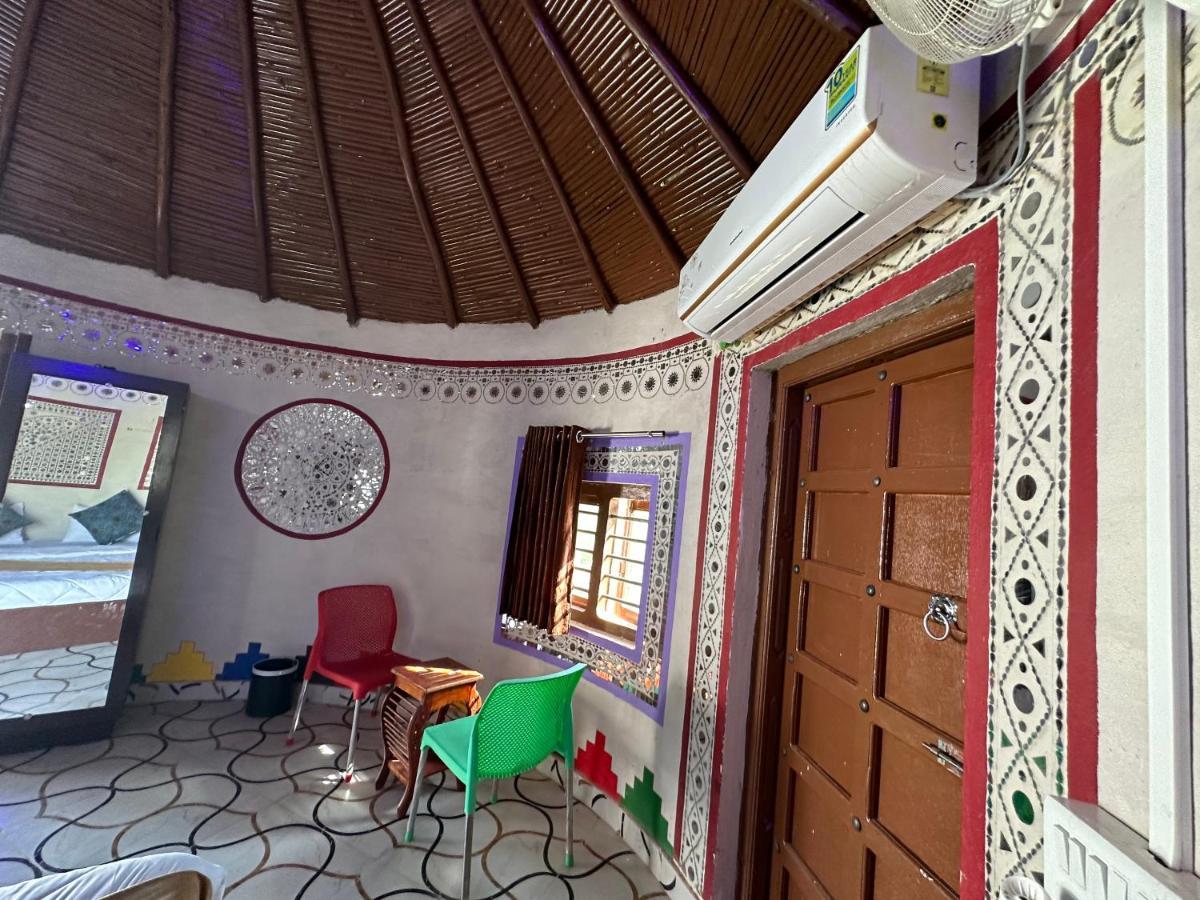 Modhera Sunrise Resort - Tents Bhungas Jungle Restaurants & Candlelight Dining Kalri エクステリア 写真