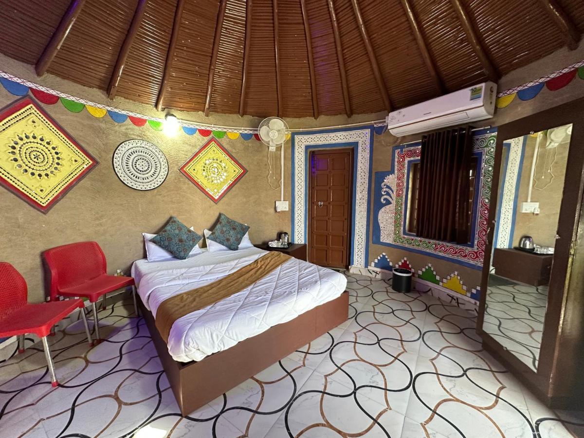 Modhera Sunrise Resort - Tents Bhungas Jungle Restaurants & Candlelight Dining Kalri エクステリア 写真