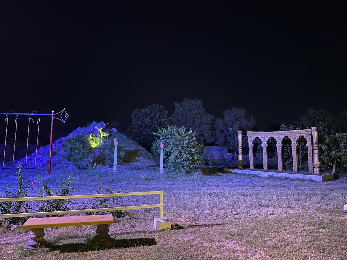 Modhera Sunrise Resort - Tents Bhungas Jungle Restaurants & Candlelight Dining Kalri エクステリア 写真