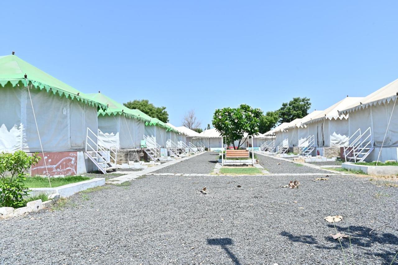 Modhera Sunrise Resort - Tents Bhungas Jungle Restaurants & Candlelight Dining Kalri エクステリア 写真