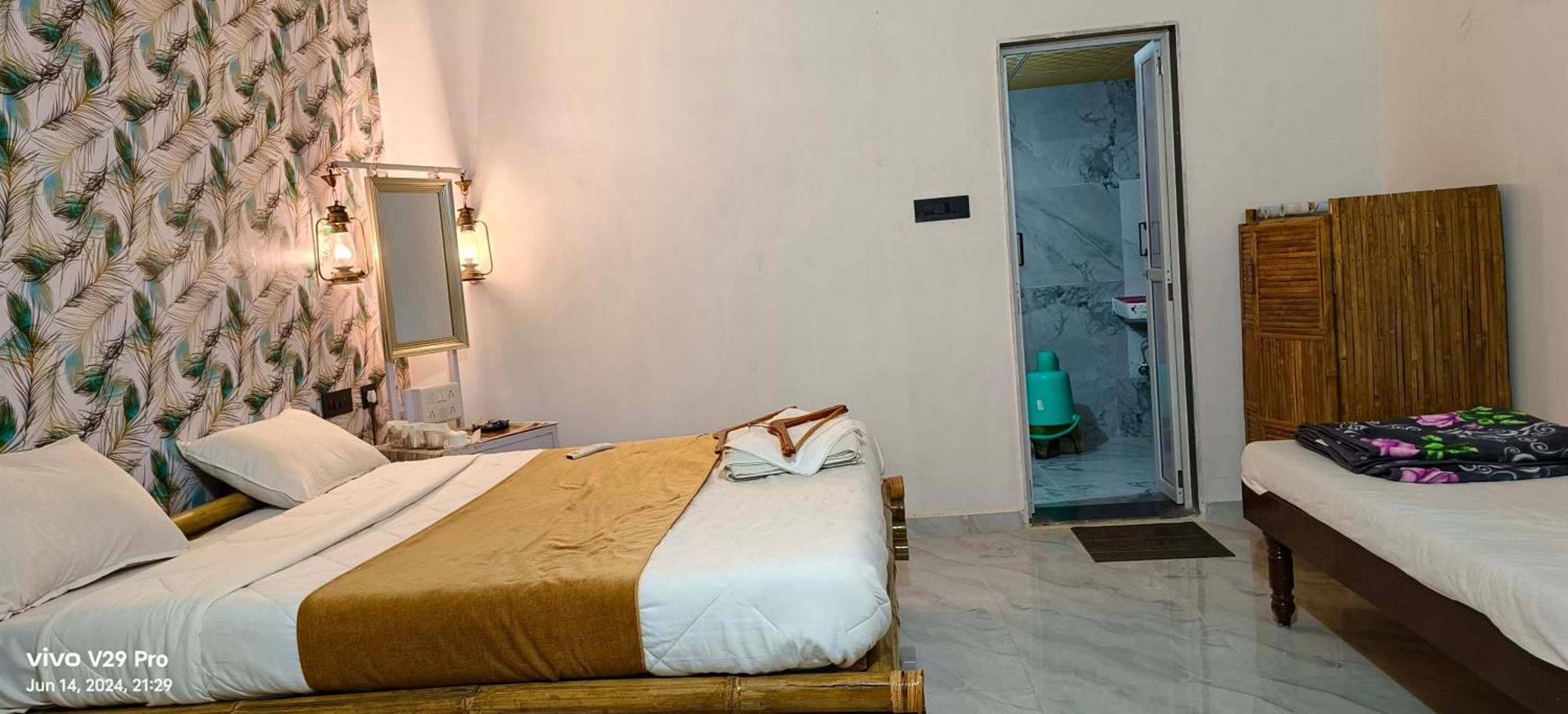 Modhera Sunrise Resort - Tents Bhungas Jungle Restaurants & Candlelight Dining Kalri エクステリア 写真