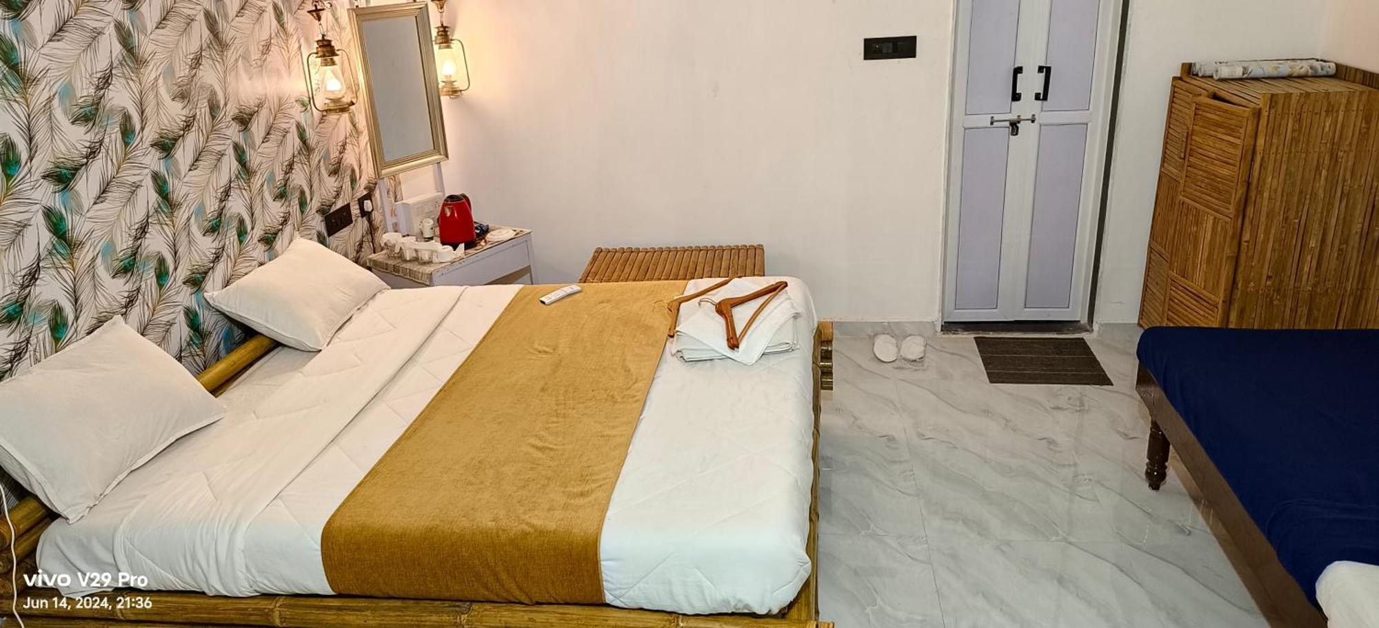 Modhera Sunrise Resort - Tents Bhungas Jungle Restaurants & Candlelight Dining Kalri エクステリア 写真
