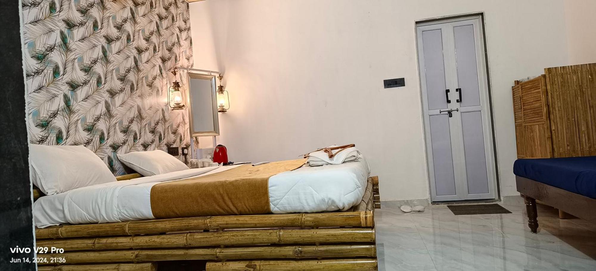 Modhera Sunrise Resort - Tents Bhungas Jungle Restaurants & Candlelight Dining Kalri エクステリア 写真